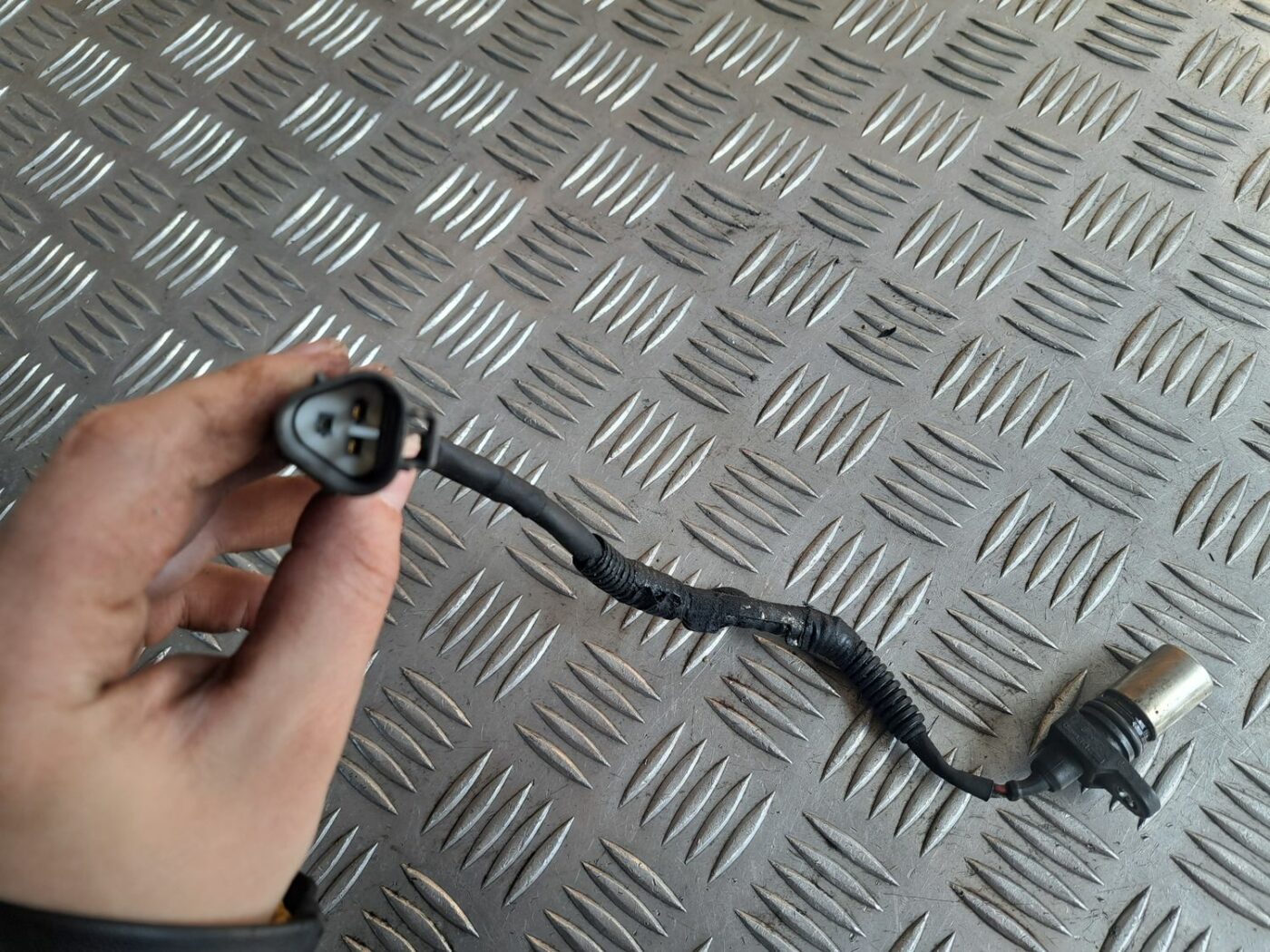 Kloķvārpstas devējs priekš TOYOTA RAV 4 2006 2 Kloķvārpstas devējs priekš TOYOTA RAV 4 2006