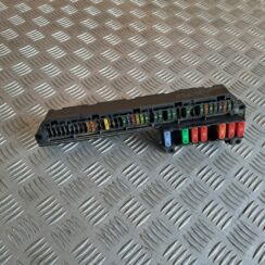 Drošinātāju bloks priekš BMW 525 E60 2004 BLACK