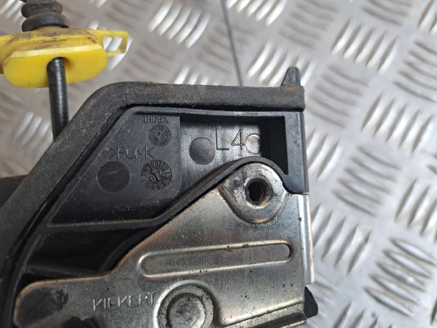 Priekšējo kreiso durvju slēdzene priekš BMW 525 E60 2004 BLACK 5 Priekšējo kreiso durvju slēdzene priekš BMW 525 E60 2004 BLACK