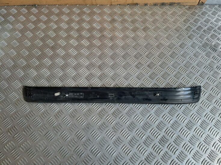 Sliekšņa priekšēja laba uzlika (salonā) priekš BMW 525 E60 2004 BLACK