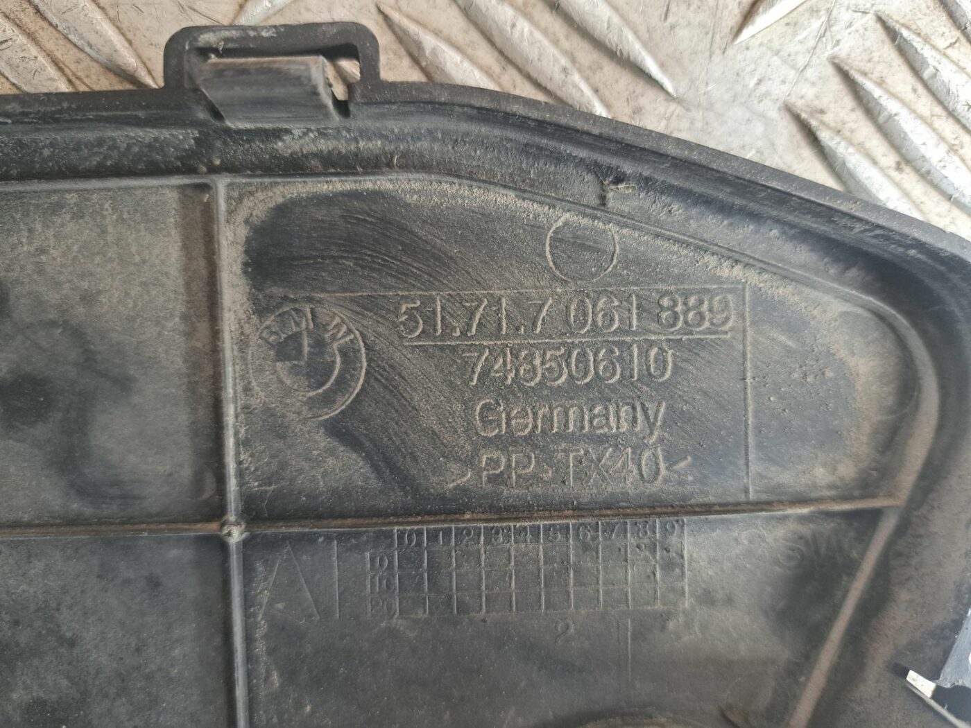 Durvju iekšēja plastmasa priekš BMW 525 E60 2004 BLACK 3 Durvju iekšēja plastmasa priekš BMW 525 E60 2004 BLACK