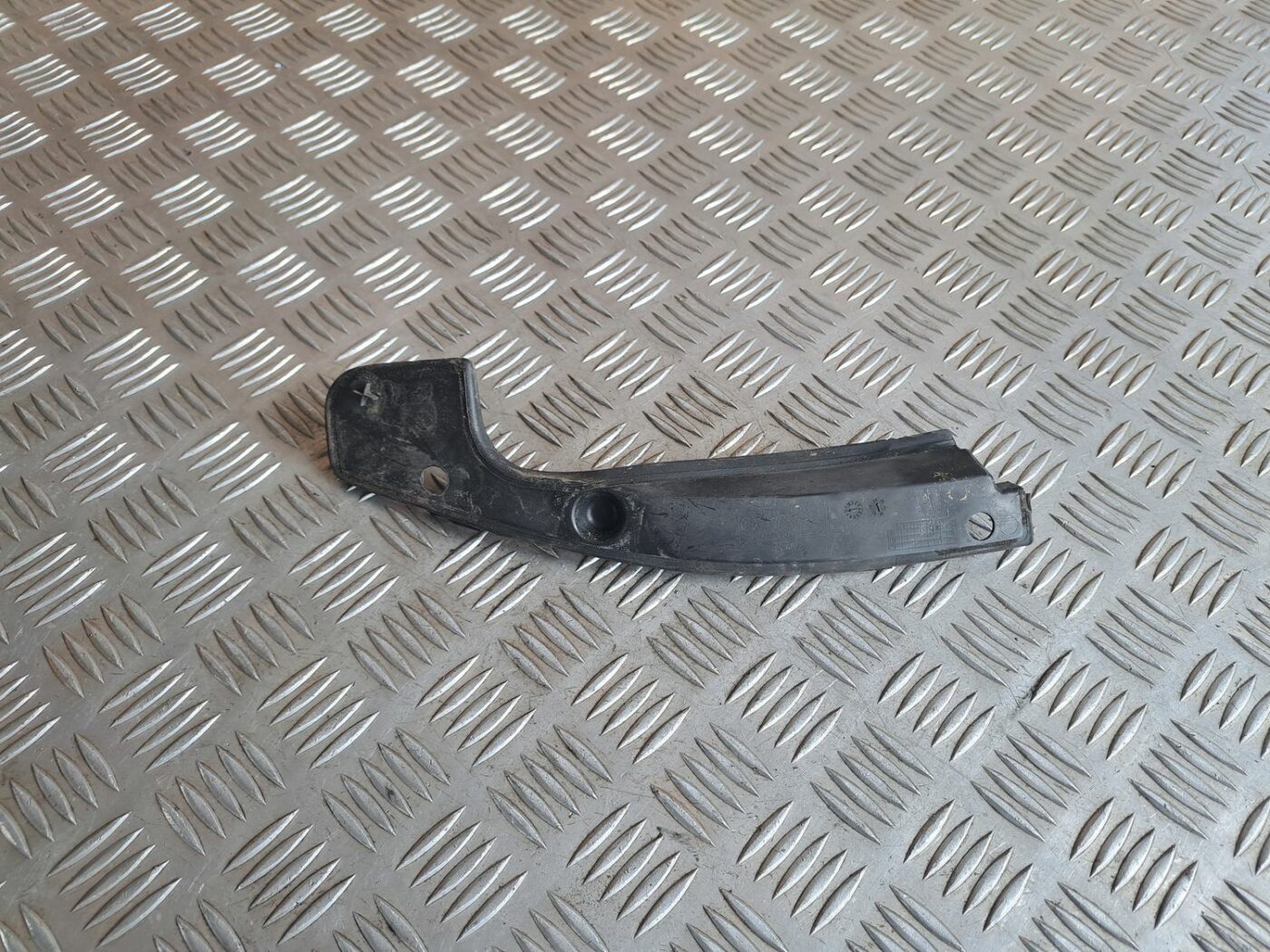 Vējstikla uzlika (deflektors) priekš BMW 525 E60 2004 BLACK 1 Vējstikla uzlika (deflektors) priekš BMW 525 E60 2004 BLACK