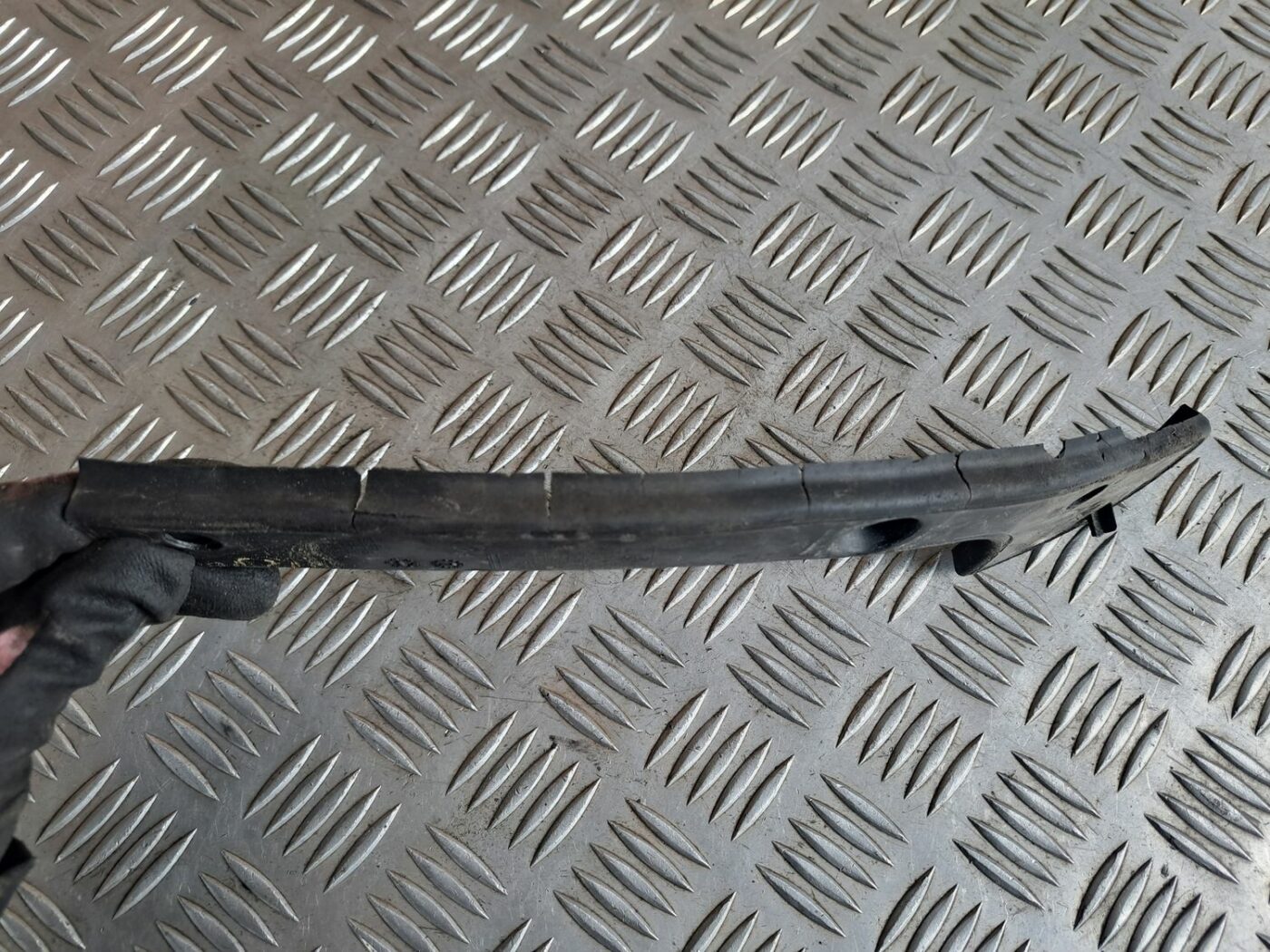 Vējstikla uzlika (deflektors) priekš BMW 525 E60 2004 BLACK 4 Vējstikla uzlika (deflektors) priekš BMW 525 E60 2004 BLACK