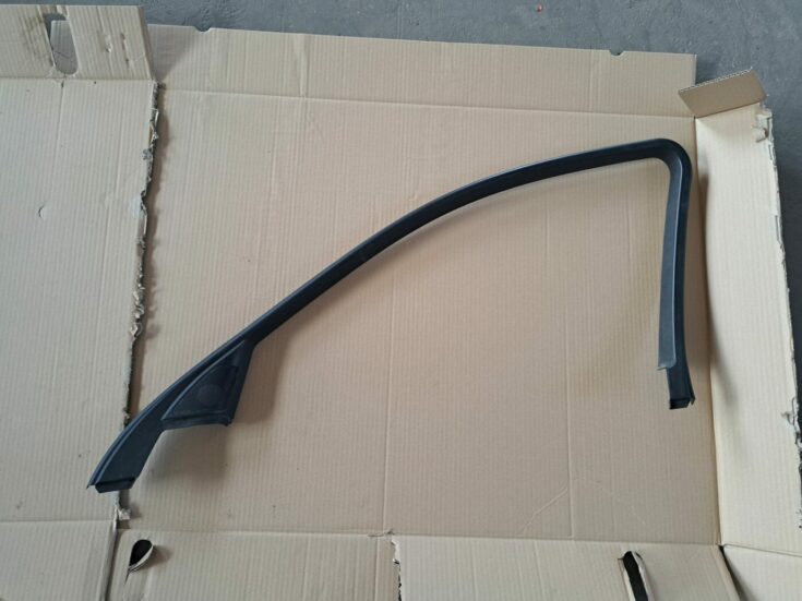 Durvju stikla moldings priekš BMW 525 E60 2004 BLACK