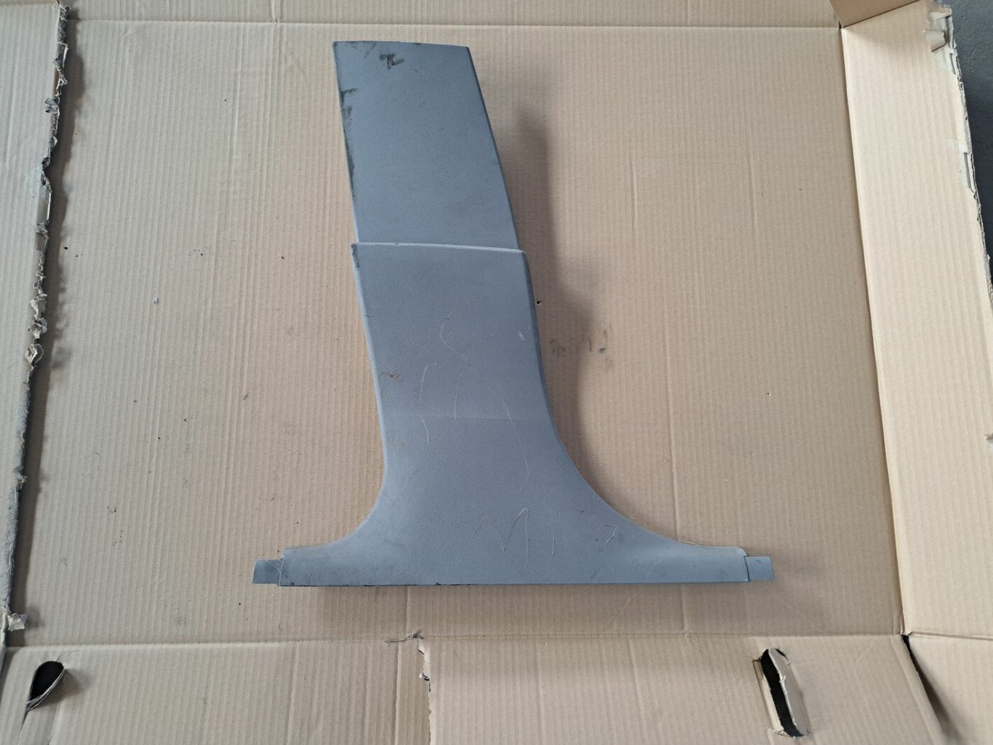 Vidējas salona statnes apdare priekš BMW 525 E60 2004 BLACK 1 Vidējas salona statnes apdare priekš BMW 525 E60 2004 BLACK