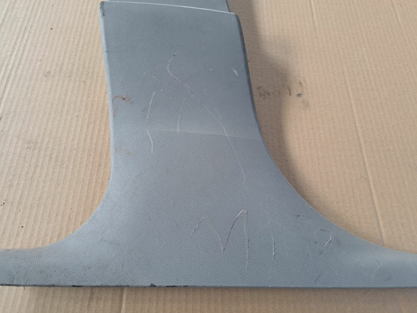 Vidējas salona statnes apdare priekš BMW 525 E60 2004 BLACK 2 Vidējas salona statnes apdare priekš BMW 525 E60 2004 BLACK