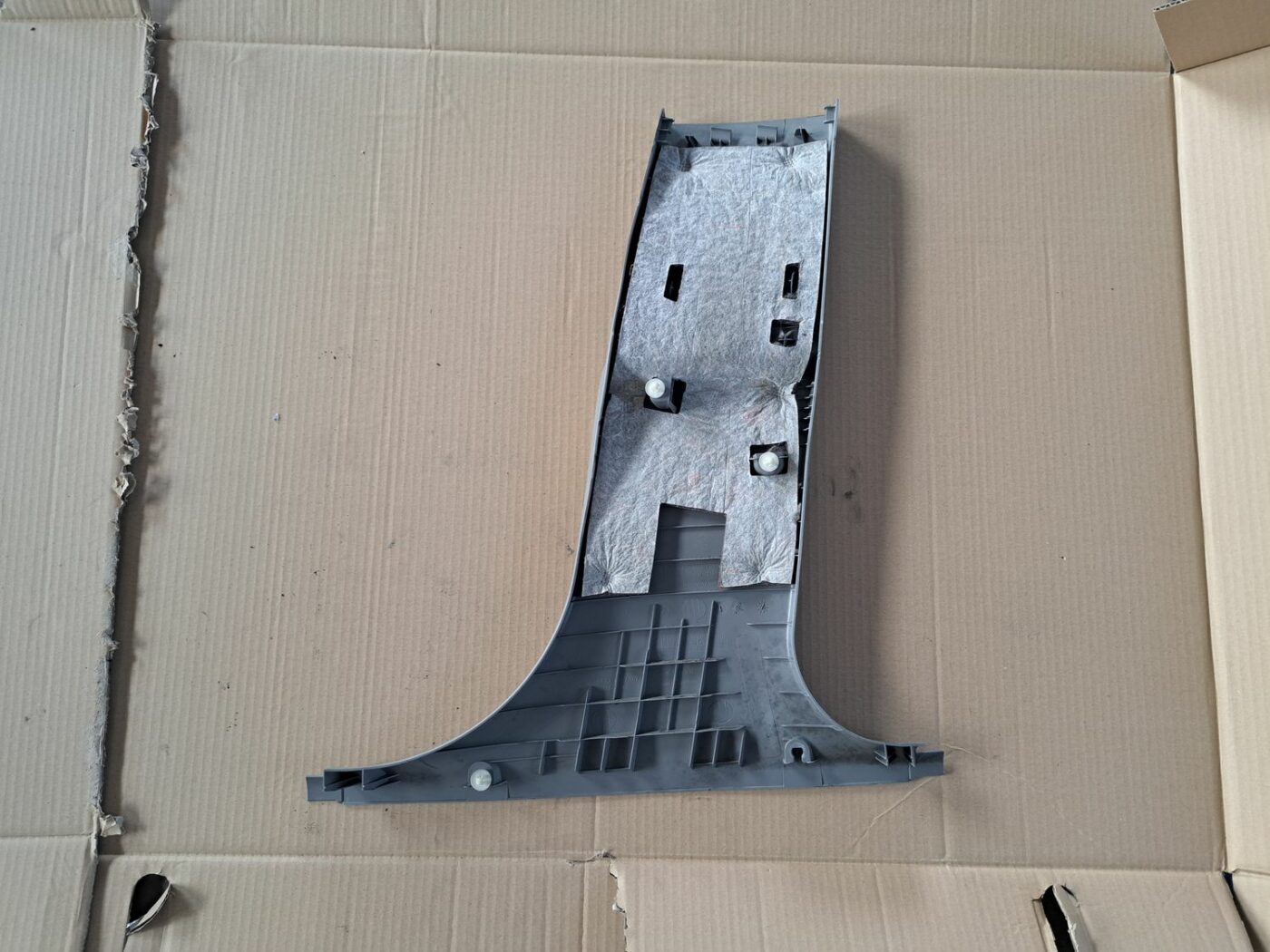 Vidējas salona statnes apdare priekš BMW 525 E60 2004 BLACK 8 Vidējas salona statnes apdare priekš BMW 525 E60 2004 BLACK