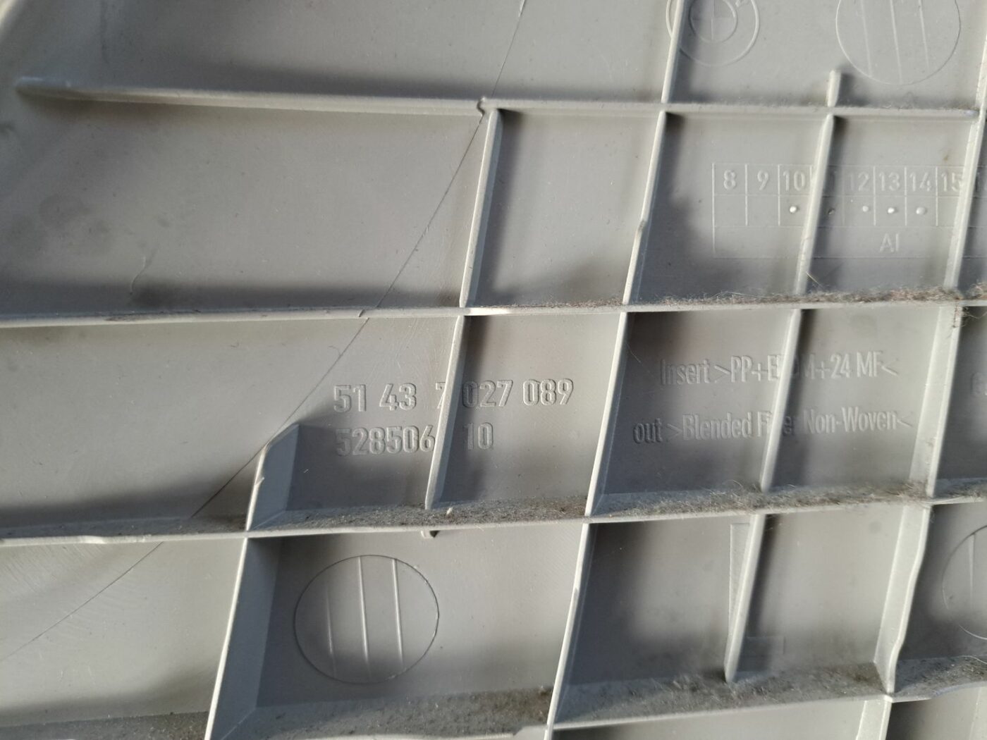 Vidējas salona statnes apdare priekš BMW 525 E60 2004 BLACK 3 Vidējas salona statnes apdare priekš BMW 525 E60 2004 BLACK