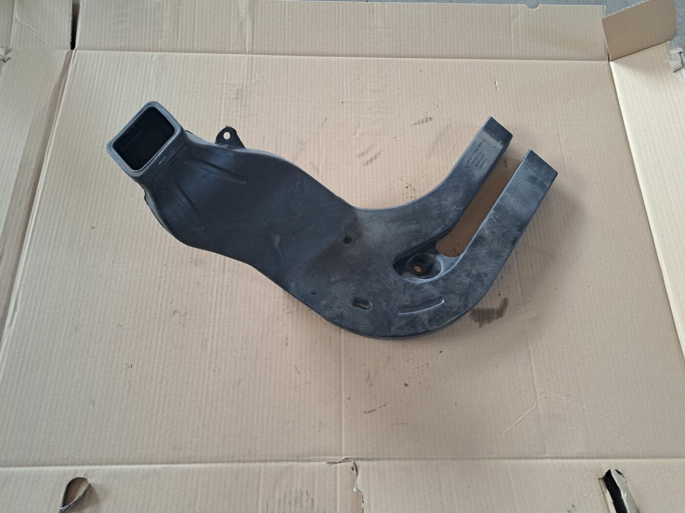 Salona gaisa vads priekš BMW 525 E60 2004 BLACK 1 Salona gaisa vads priekš BMW 525 E60 2004 BLACK