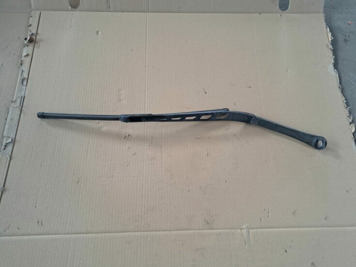Vējstikla slotiņa priekš BMW 525 E60 2004 BLACK