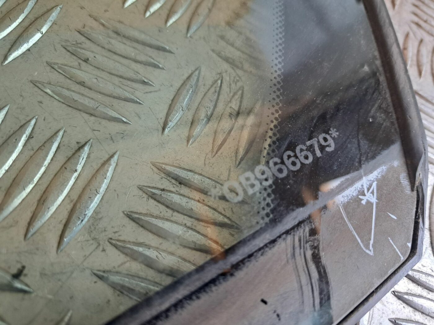 Kreiso durvju stūra stikls priekš BMW 525 E60 2004 BLACK 3 Kreiso durvju stūra stikls priekš BMW 525 E60 2004 BLACK