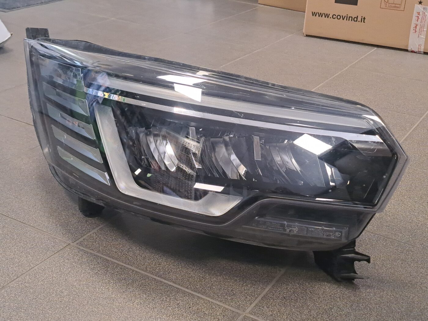 Priekšējais labais lukturis priekš RENAULT TRAFIC III 2021- 5 Priekšējais labais lukturis priekš RENAULT TRAFIC III 2021-