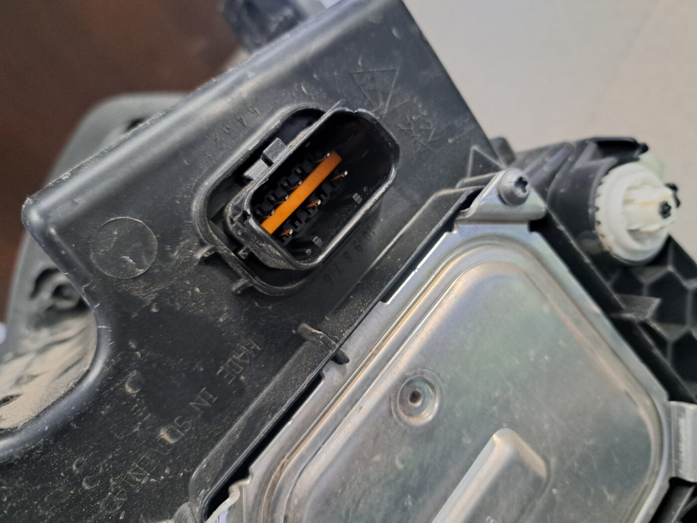 Priekšējais labais lukturis priekš RENAULT TRAFIC III 2021- 10 Priekšējais labais lukturis priekš RENAULT TRAFIC III 2021-