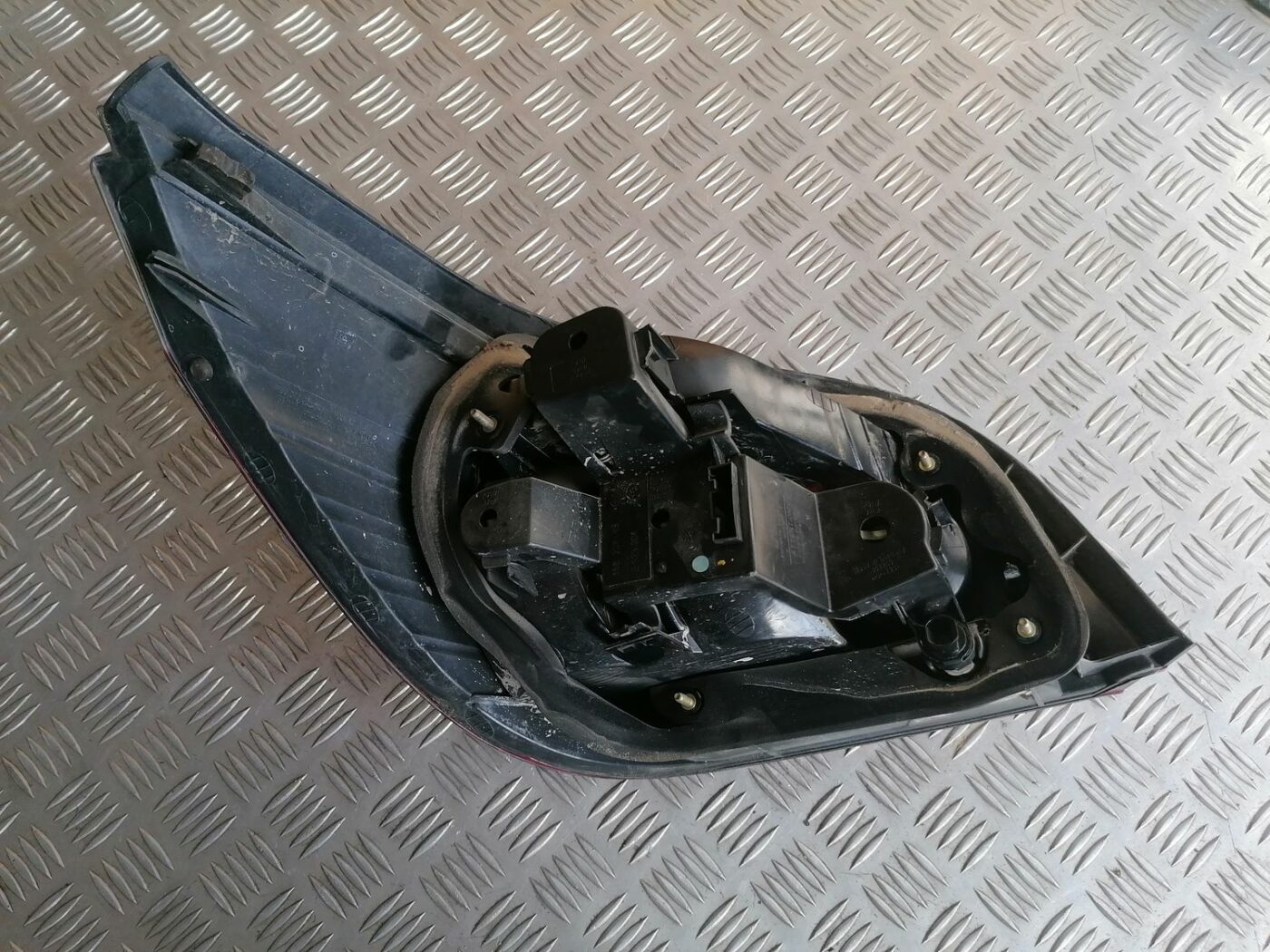 Aizmugurējais labais lukturis priekš BMW 525 E60 2004 BLACK 5 Aizmugurējais labais lukturis priekš BMW 525 E60 2004 BLACK