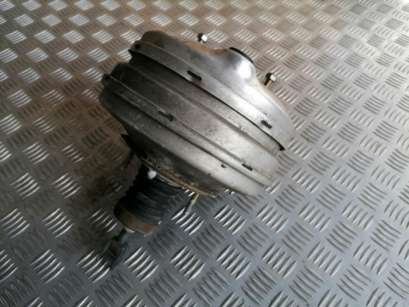 Vakuuma bremžu pastiprinātājs priekš BMW 525 E60 2004 BLACK 2 Vakuuma bremžu pastiprinātājs priekš BMW 525 E60 2004 BLACK