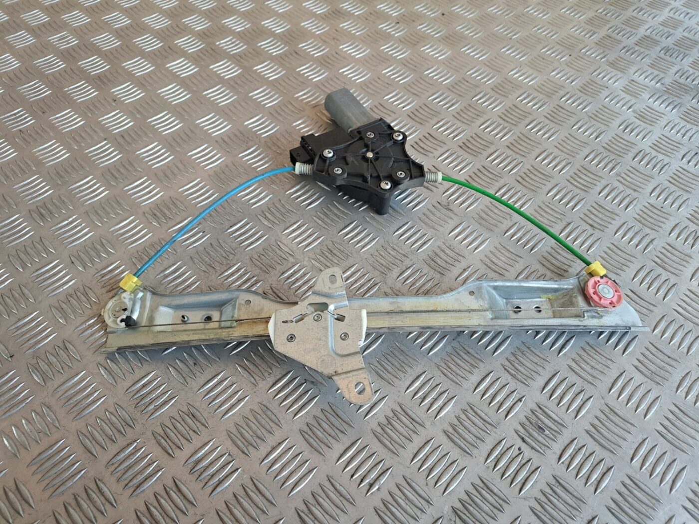 Stikla pacelšanas mehānisms priekšējais kreisais priekš OPEL CORSA 2007 3 Stikla pacelšanas mehānisms priekšējais kreisais priekš OPEL CORSA 2007