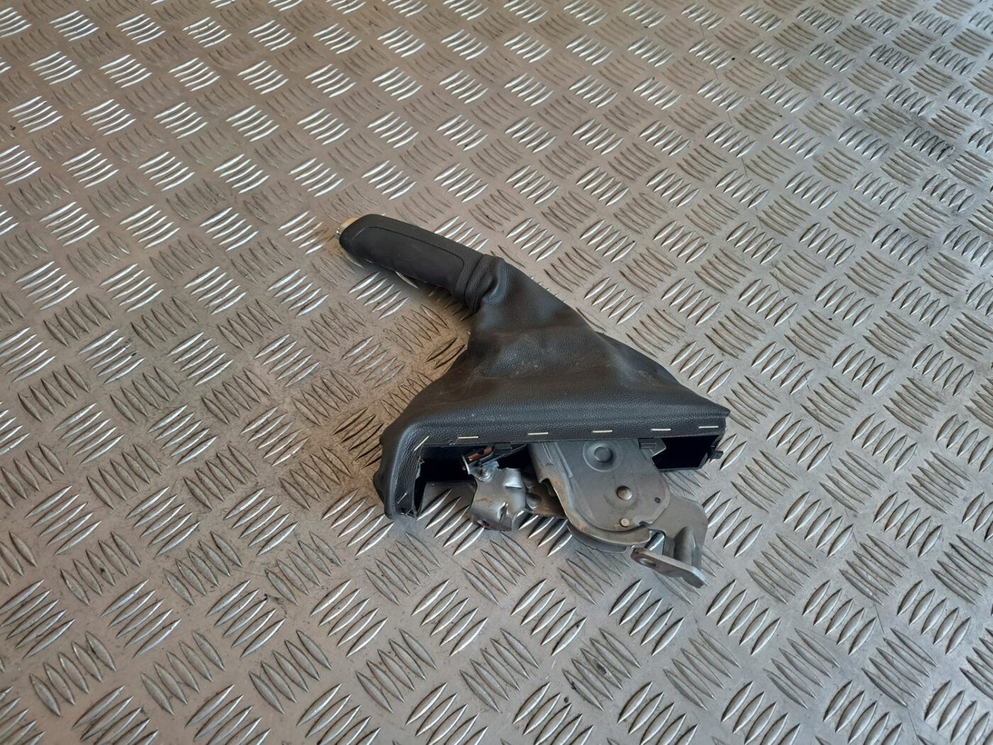 Stāvbremzes svira priekš OPEL CORSA 2007 1 Stāvbremzes svira priekš OPEL CORSA 2007