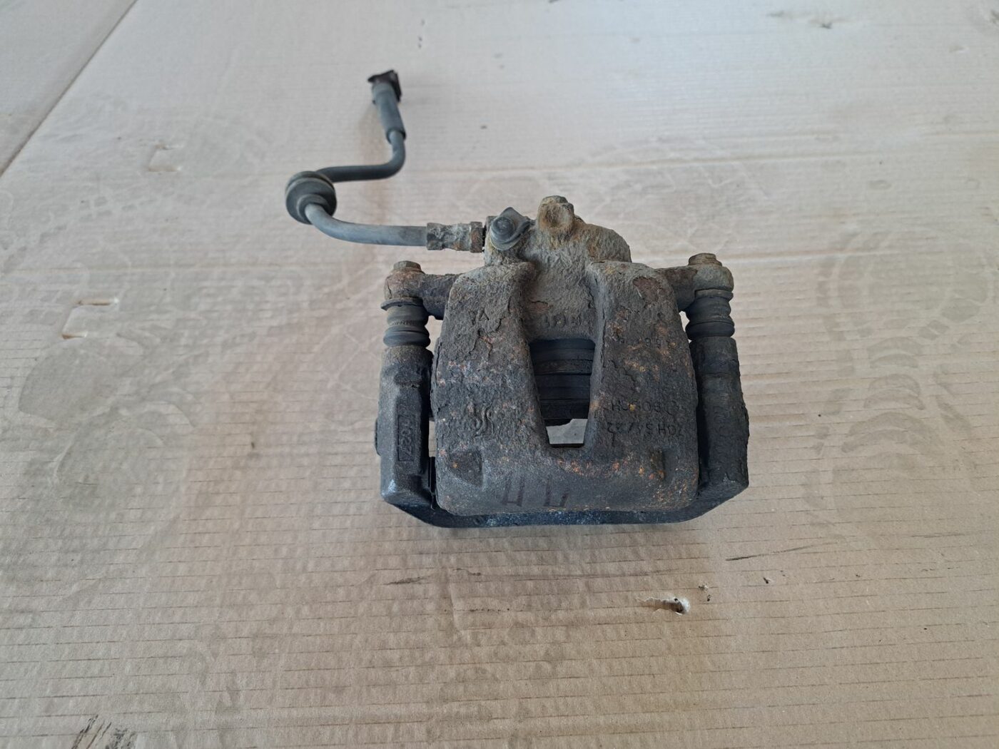 Priekšējais labais suports priekš OPEL CORSA 2007 1 Priekšējais labais suports priekš OPEL CORSA 2007