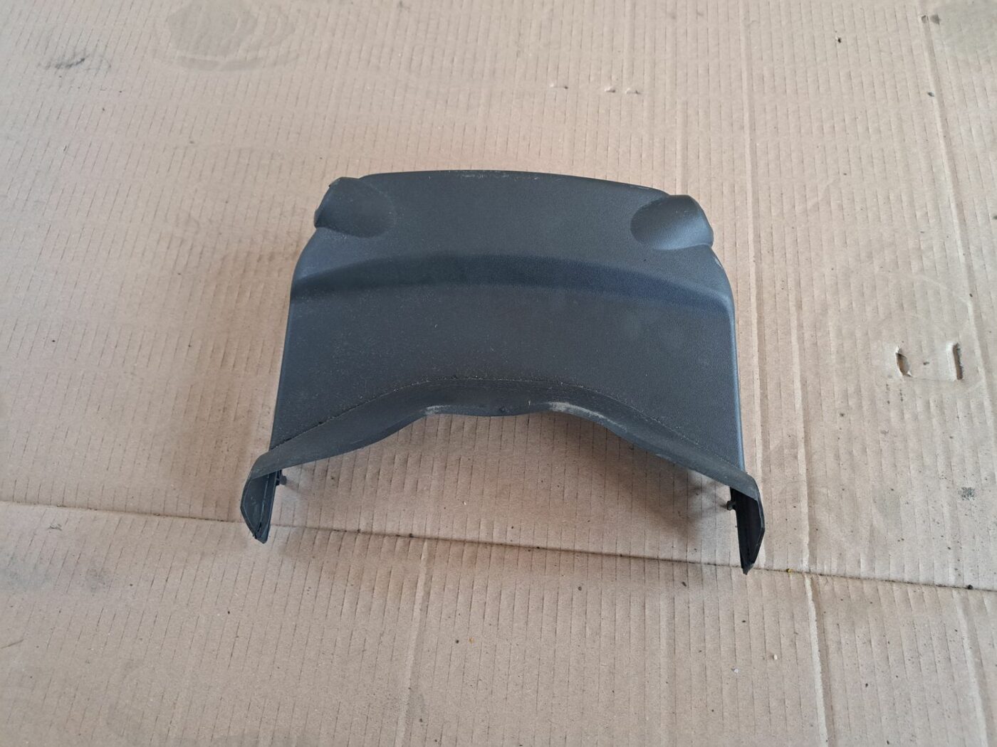 Stūres statnes putekļu aizsargs (salonā) priekš OPEL CORSA 2007 1 Stūres statnes putekļu aizsargs (salonā) priekš OPEL CORSA 2007