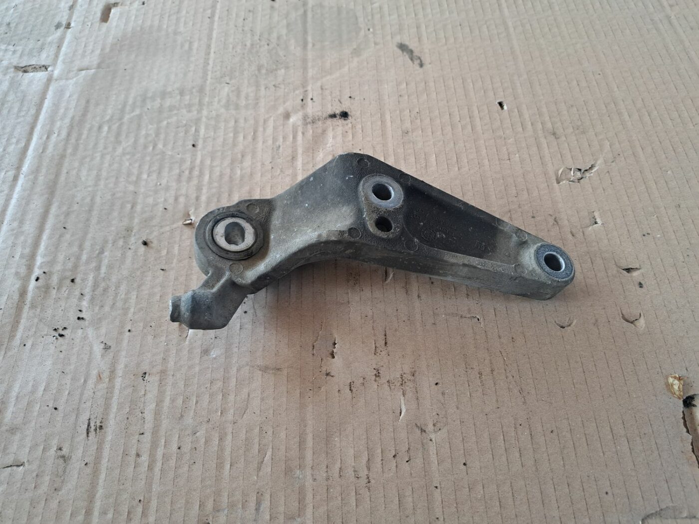 Pārnesumkārbas kronšteins priekš OPEL CORSA 2007 1 Pārnesumkārbas kronšteins priekš OPEL CORSA 2007