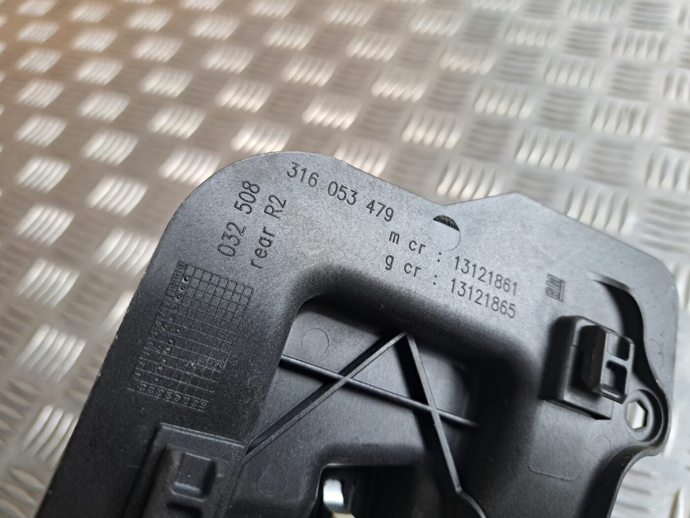 Salona durvju rokturis, aizmugures labais priekš OPEL MERIVA 2004 3 Salona durvju rokturis, aizmugures labais priekš OPEL MERIVA 2004