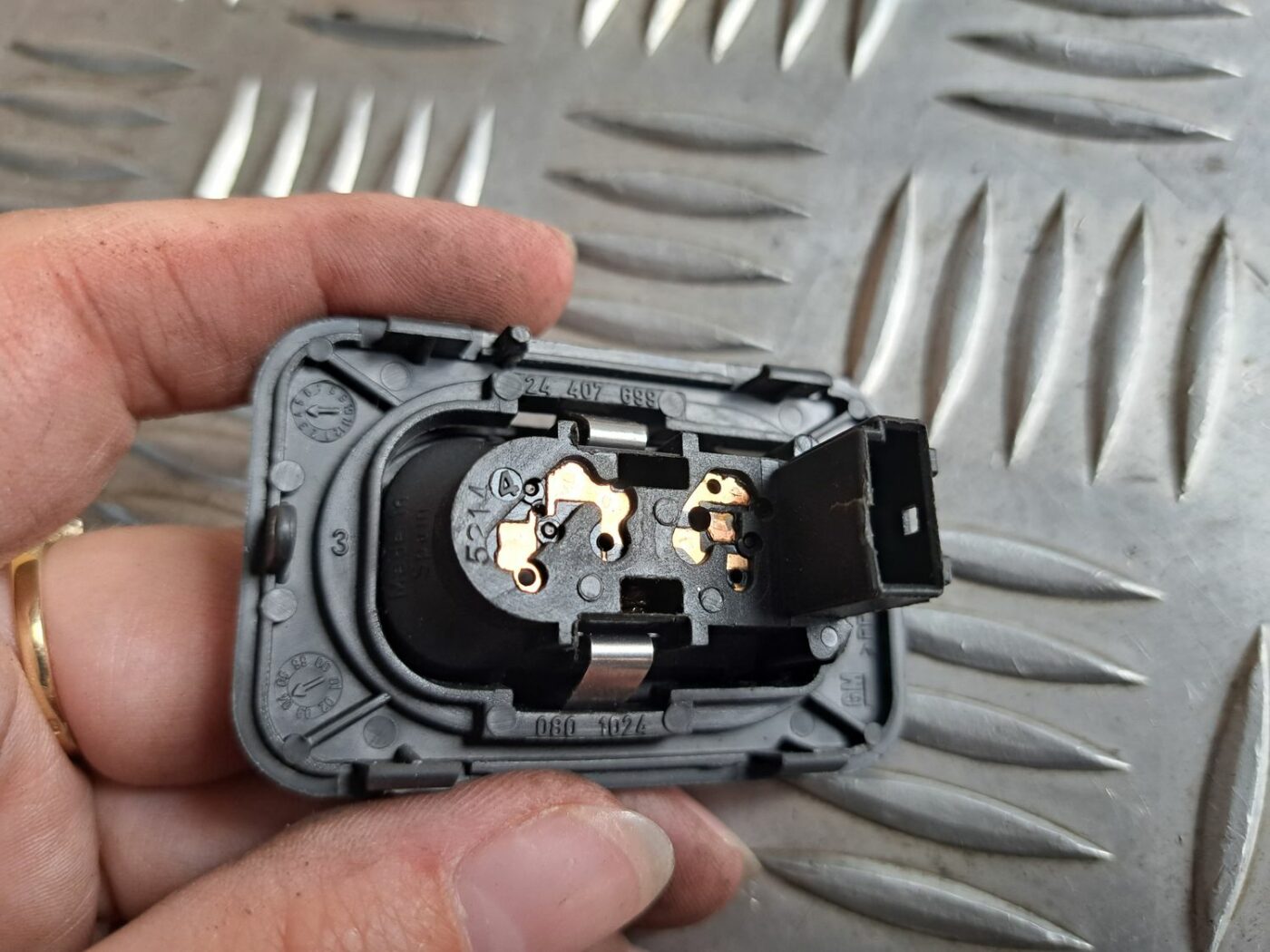 Stikla pacelšanas poga priekš OPEL MERIVA 2004 3 Stikla pacelšanas poga priekš OPEL MERIVA 2004