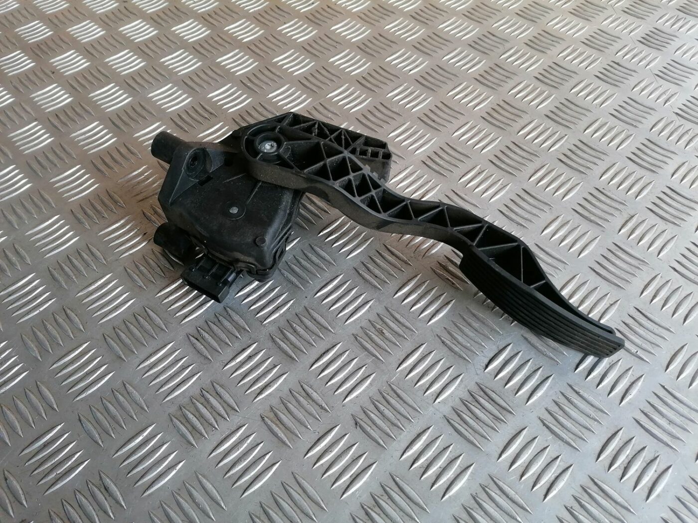 Gāzes pedālis priekš OPEL MERIVA 2004 2 Gāzes pedālis priekš OPEL MERIVA 2004