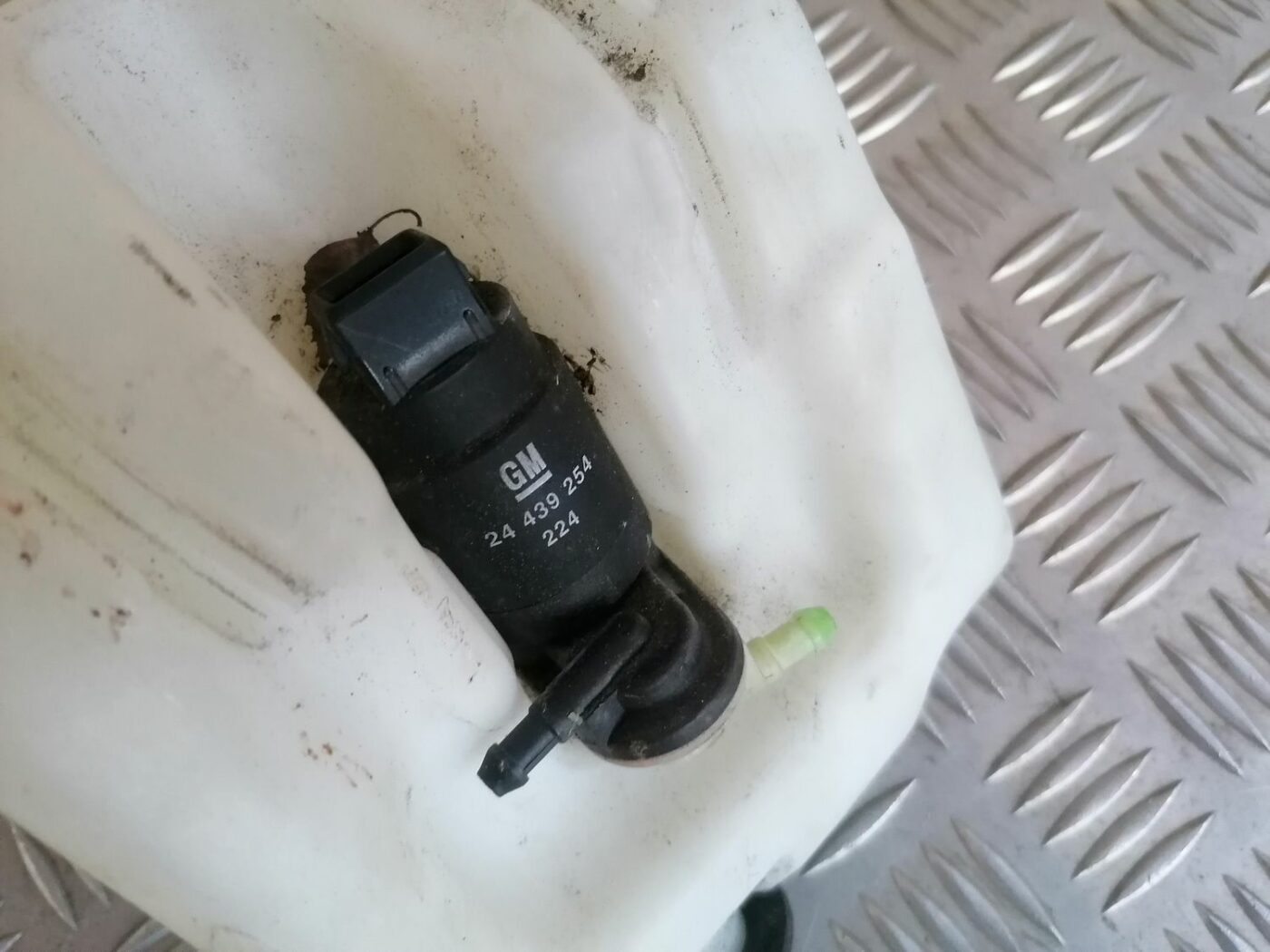 Mazgātāja šķidruma tvertne priekš OPEL MERIVA 2004 4 Mazgātāja šķidruma tvertne priekš OPEL MERIVA 2004