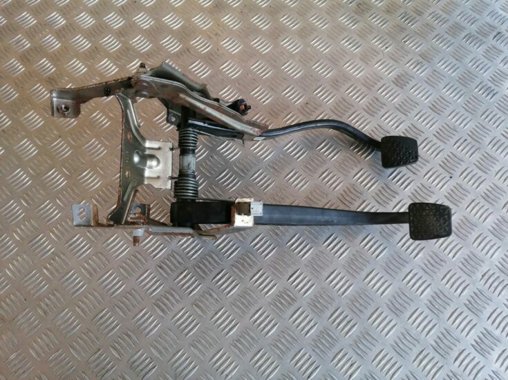 Pedāļu bloks priekš OPEL MERIVA 2004