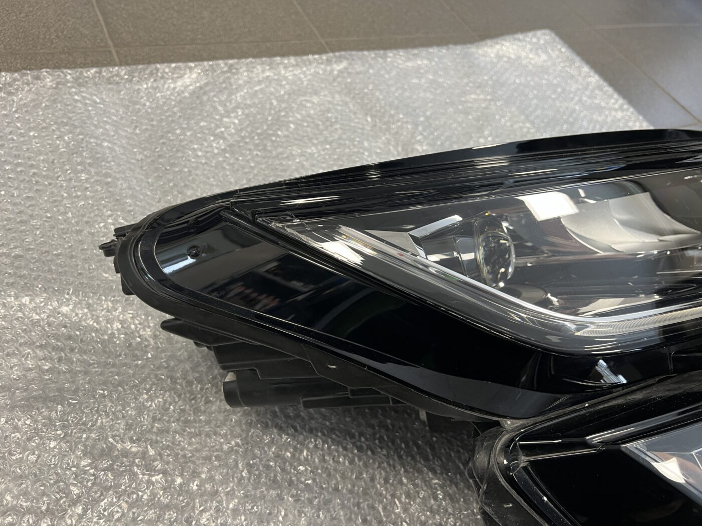 Priekšējais kreisais lukturis priekš Skoda Kodiaq 2017-2022 14 Priekšējais kreisais lukturis priekš Skoda Kodiaq 2017-2022