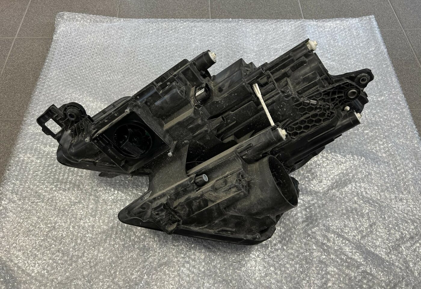 Priekšējais kreisais lukturis priekš Skoda Kodiaq 2017-2022 7 Priekšējais kreisais lukturis priekš Skoda Kodiaq 2017-2022