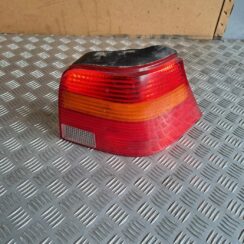 Aizmugurējais labais lukturis priekš VW GOLF IV 1999