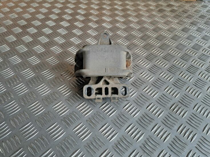 Dzinēja spilvens priekš VW GOLF IV 1999