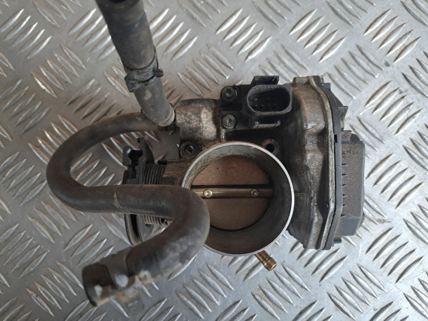 Droseļvārsts priekš VW GOLF IV 1999 2 Droseļvārsts priekš VW GOLF IV 1999