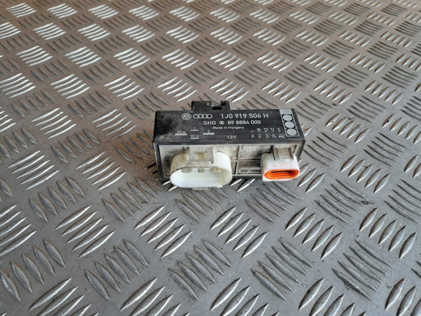 Ventilatora releja priekš VW GOLF IV 1999 1 Ventilatora releja priekš VW GOLF IV 1999