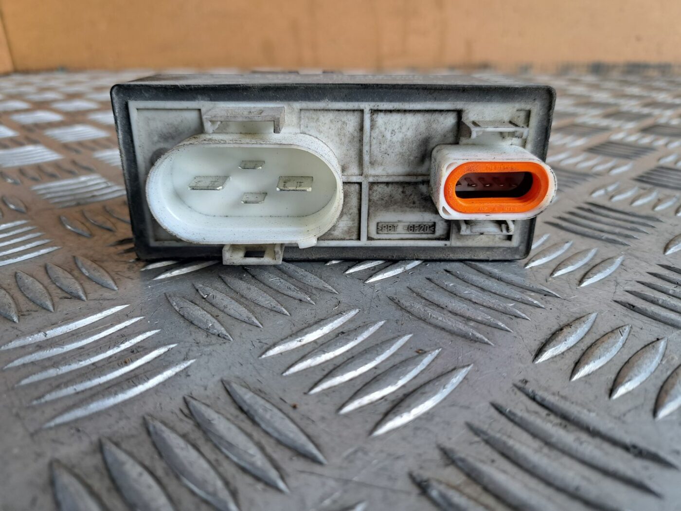 Ventilatora releja priekš VW GOLF IV 1999 2 Ventilatora releja priekš VW GOLF IV 1999