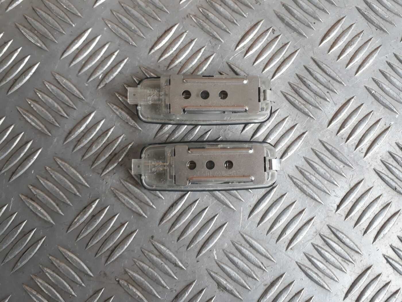 Saules aizsarga apgaismojums priekš AUDI A4 2000 AVANT 4 Saules aizsarga apgaismojums priekš AUDI A4 2000 AVANT