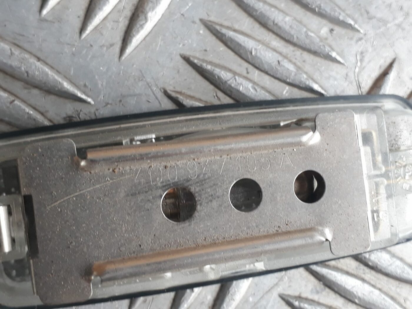 Saules aizsarga apgaismojums priekš AUDI A4 2000 AVANT 3 Saules aizsarga apgaismojums priekš AUDI A4 2000 AVANT