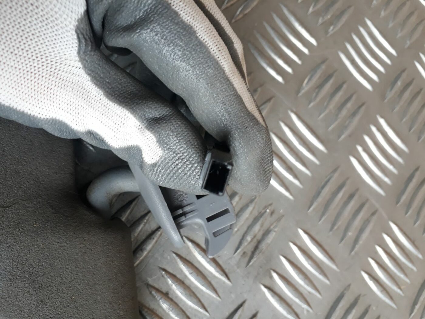 Saules aizsargs priekš AUDI A4 2000 AVANT 4 Saules aizsargs priekš AUDI A4 2000 AVANT