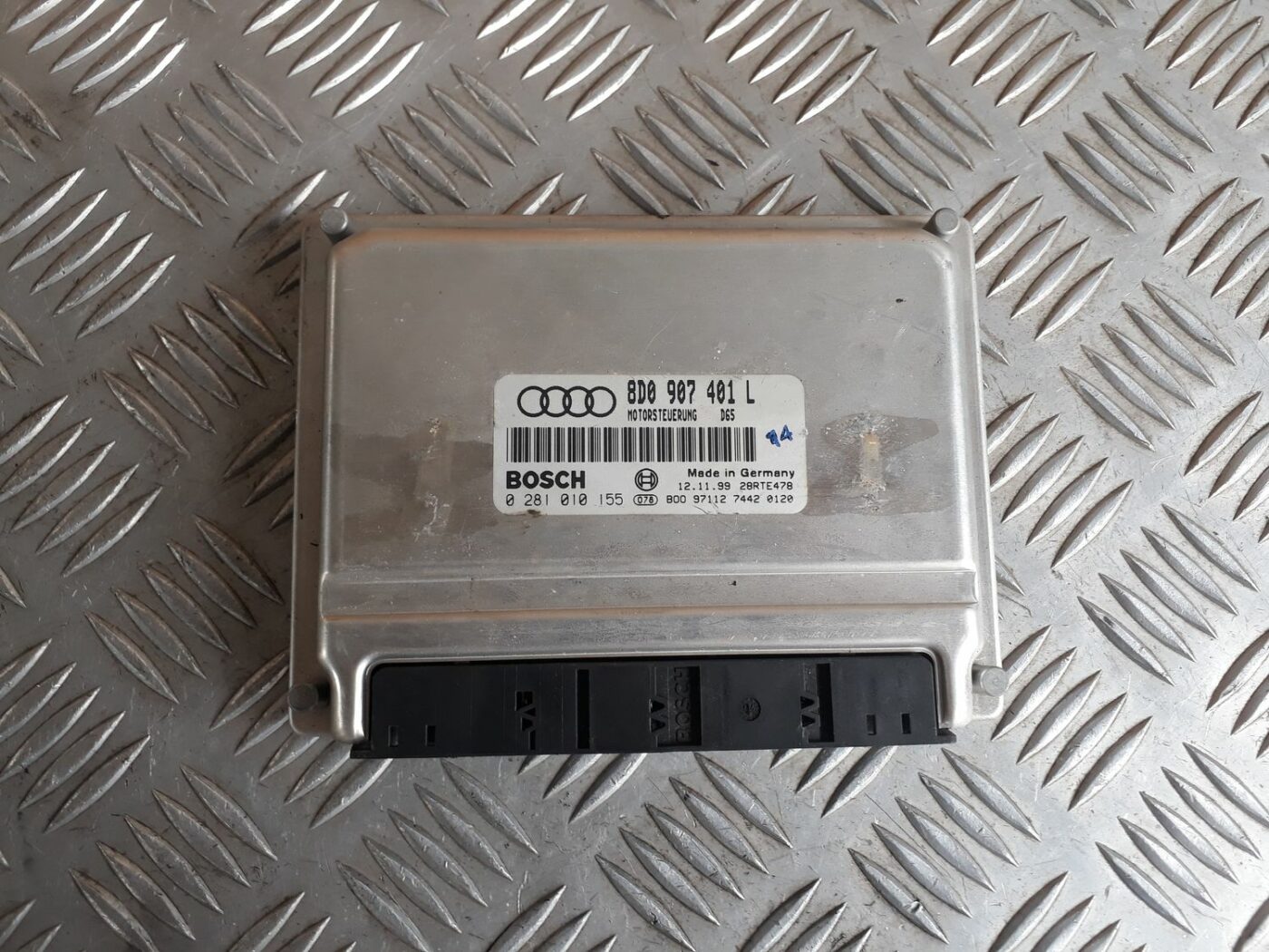 Dzinēja vadības bloks priekš AUDI A4 2000 AVANT 2 Dzinēja vadības bloks priekš AUDI A4 2000 AVANT