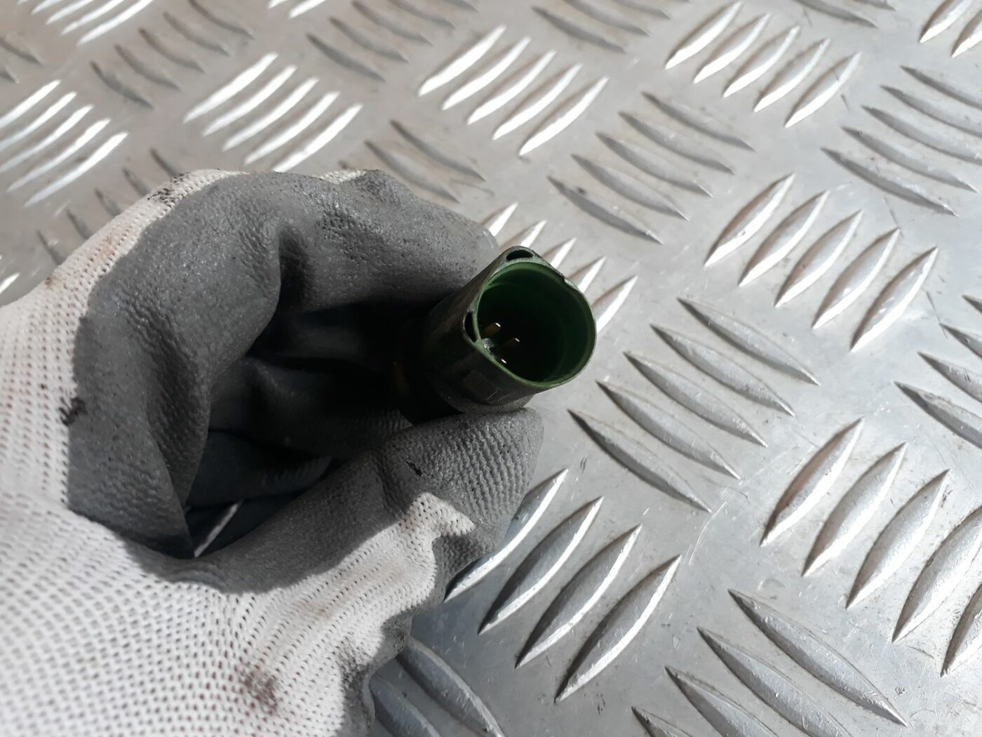 Dzesēšanas šķidruma temperatūras sensors priekš AUDI A4 2000 AVANT 2 Dzesēšanas šķidruma temperatūras sensors priekš AUDI A4 2000 AVANT