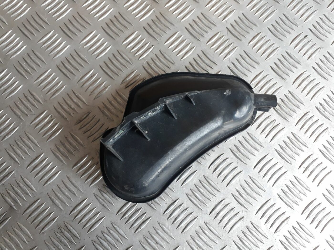 Vakuuma gaisa tilpne priekš AUDI A4 2000 AVANT 4 Vakuuma gaisa tilpne priekš AUDI A4 2000 AVANT