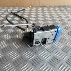 Aizmugurējo kreiso durvju slēdzene priekš AUDI A4 2000 AVANT