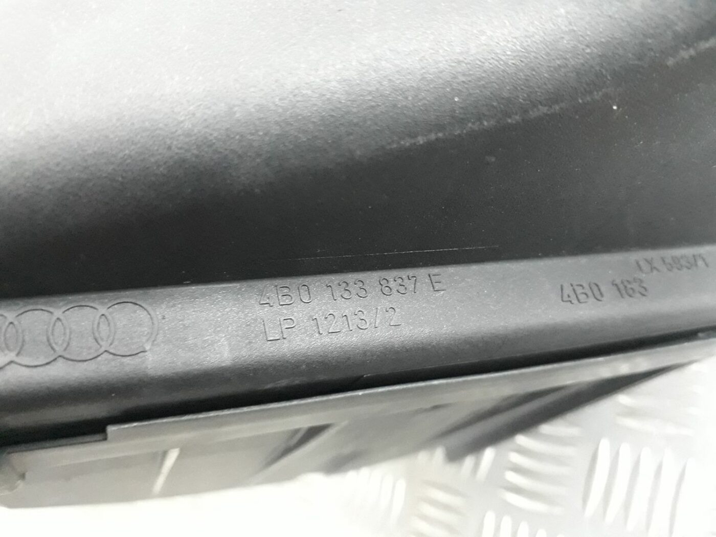 Gaisa filtra korpuss priekš AUDI A4 2000 AVANT 3 Gaisa filtra korpuss priekš AUDI A4 2000 AVANT