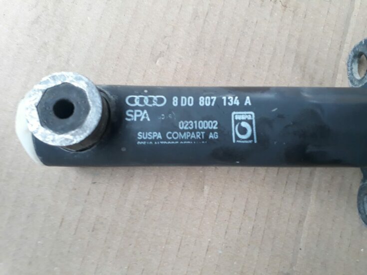 Priekšēja bufera pastiprinātāja kronšteins priekš AUDI A4 2000 AVANT