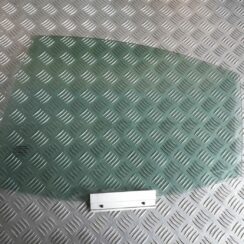 Aizmugurējo kreiso durvju stikls priekš VOLVO S60 2007