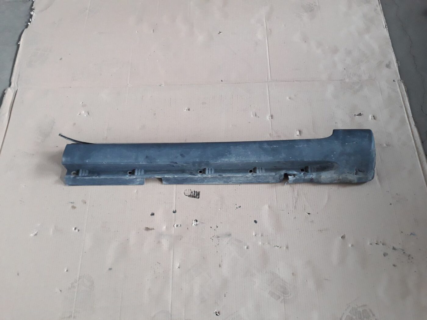 Ārēja sliekšņa laba uzlika priekš VOLVO S60 2007 1 Ārēja sliekšņa laba uzlika priekš VOLVO S60 2007