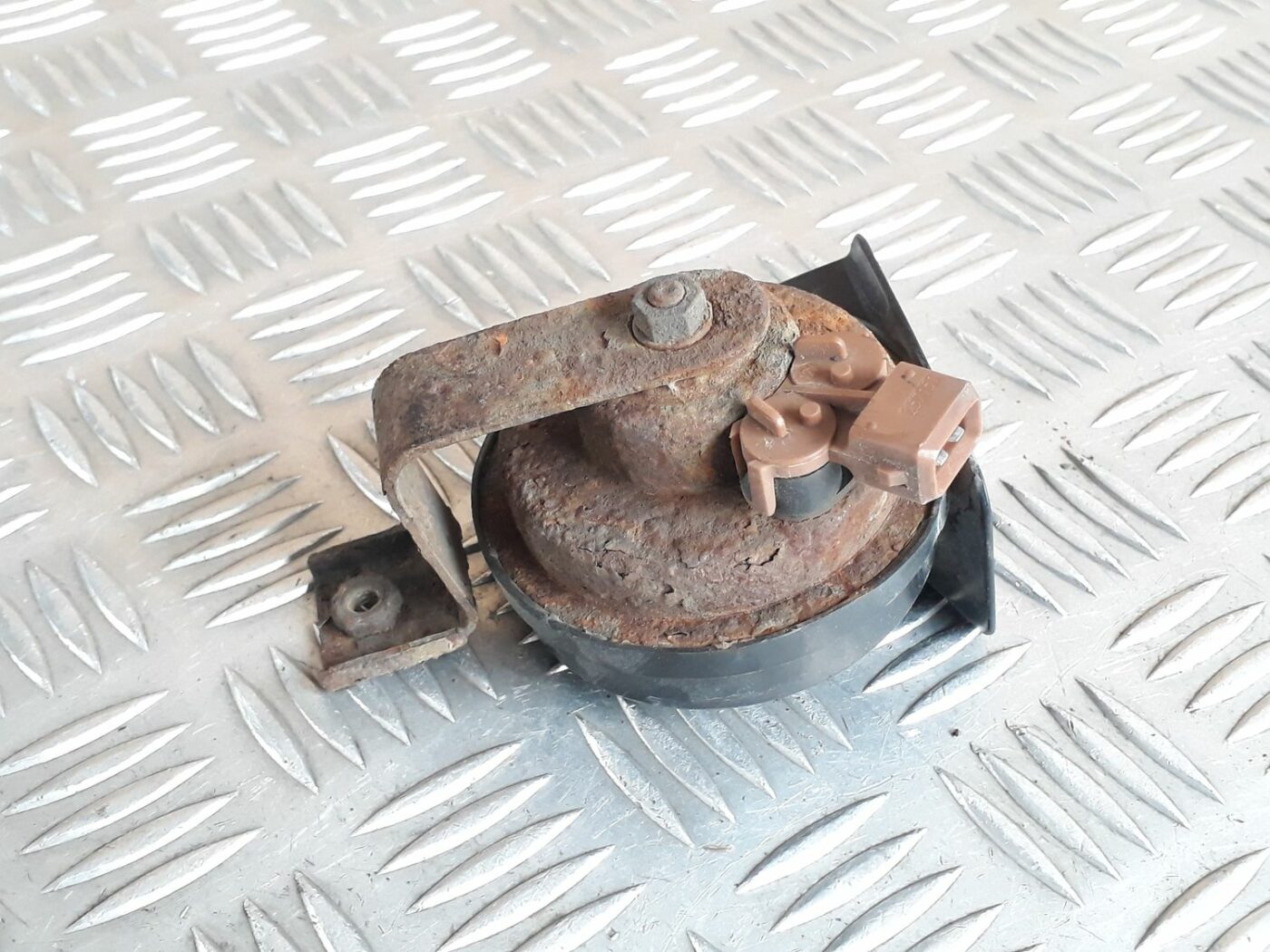 Skaņas signāls priekš VOLVO S60 2007 2 Skaņas signāls priekš VOLVO S60 2007