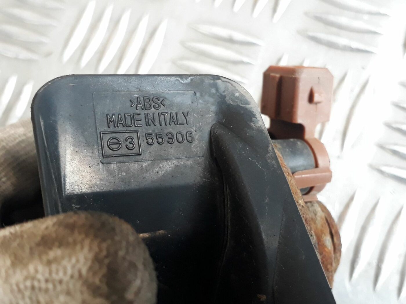 Skaņas signāls priekš VOLVO S60 2007 5 Skaņas signāls priekš VOLVO S60 2007