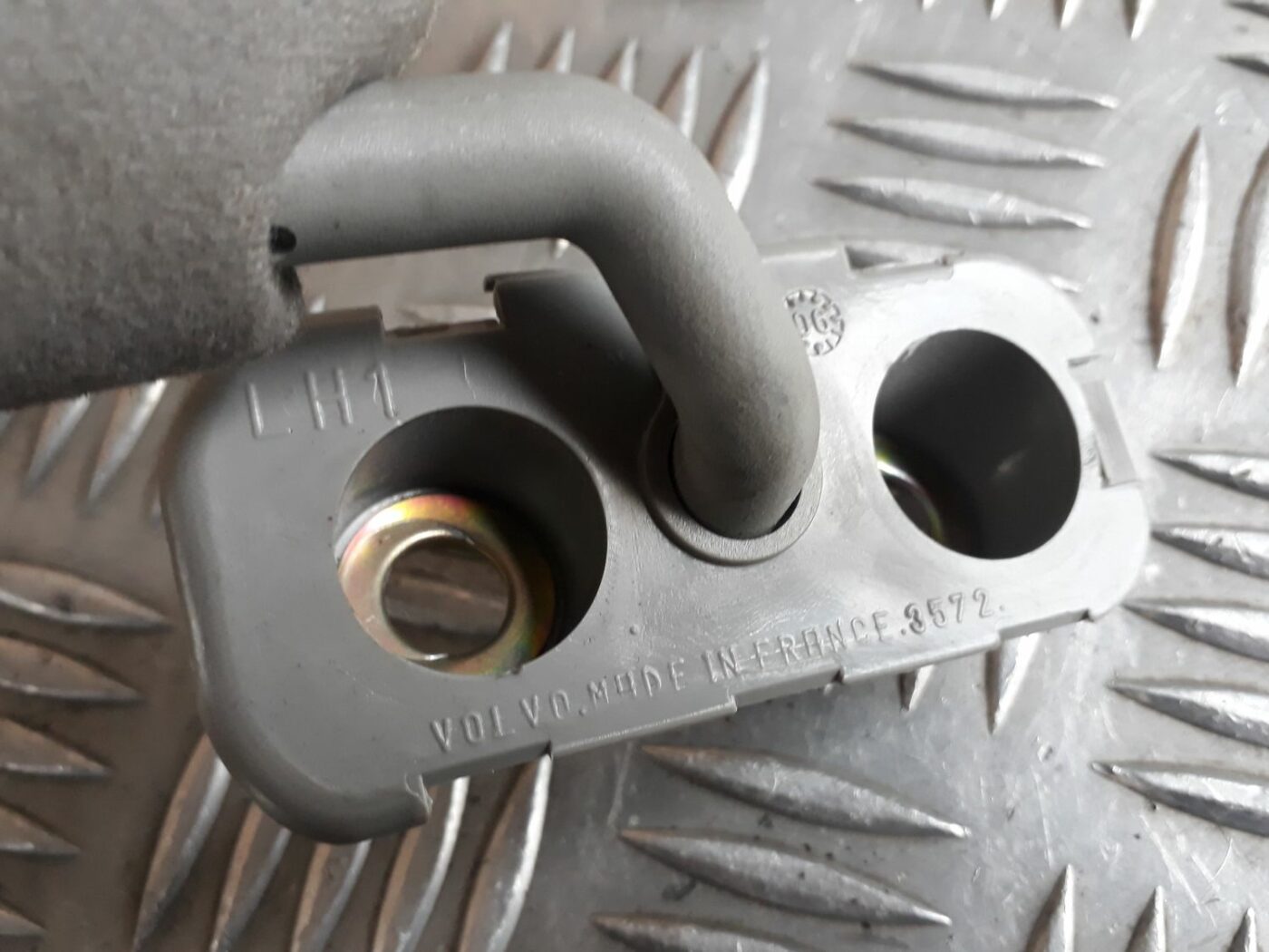 Saules aizsargs priekš VOLVO S60 2007 4 Saules aizsargs priekš VOLVO S60 2007